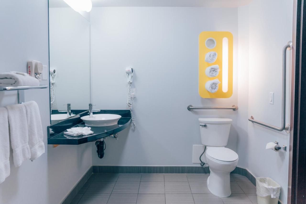 Motel 6 Airdrie Dış mekan fotoğraf
