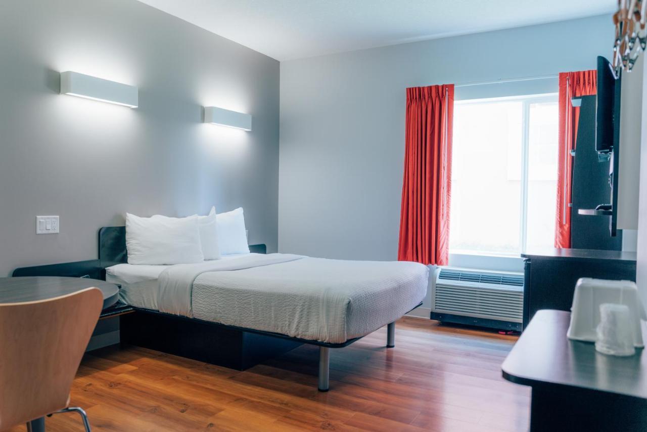 Motel 6 Airdrie Dış mekan fotoğraf