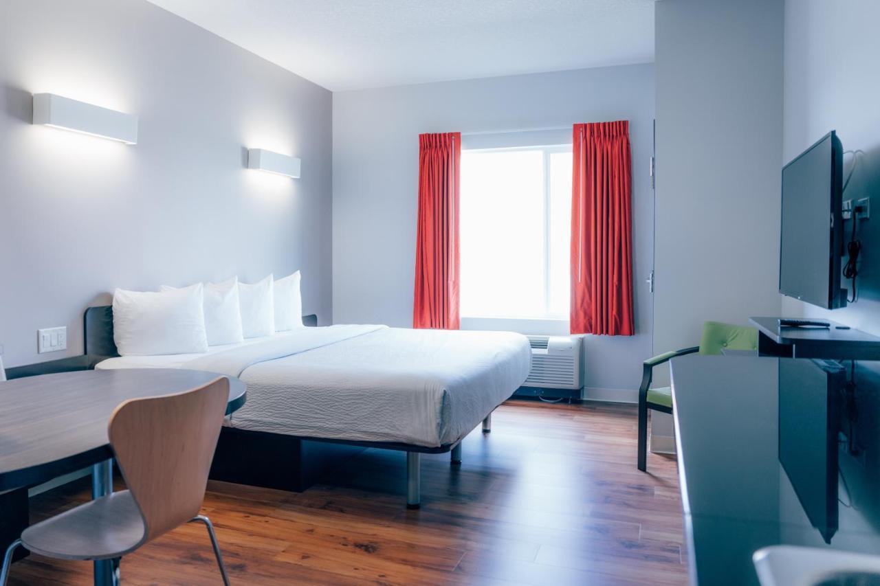 Motel 6 Airdrie Dış mekan fotoğraf