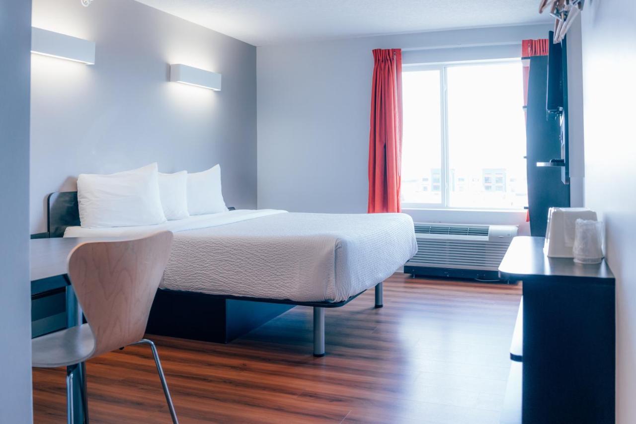 Motel 6 Airdrie Dış mekan fotoğraf