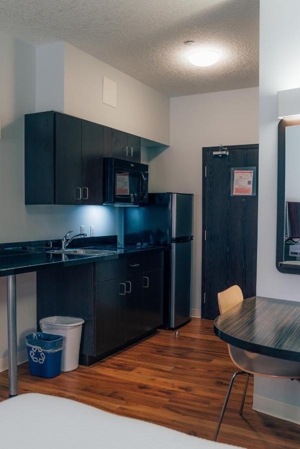 Motel 6 Airdrie Dış mekan fotoğraf