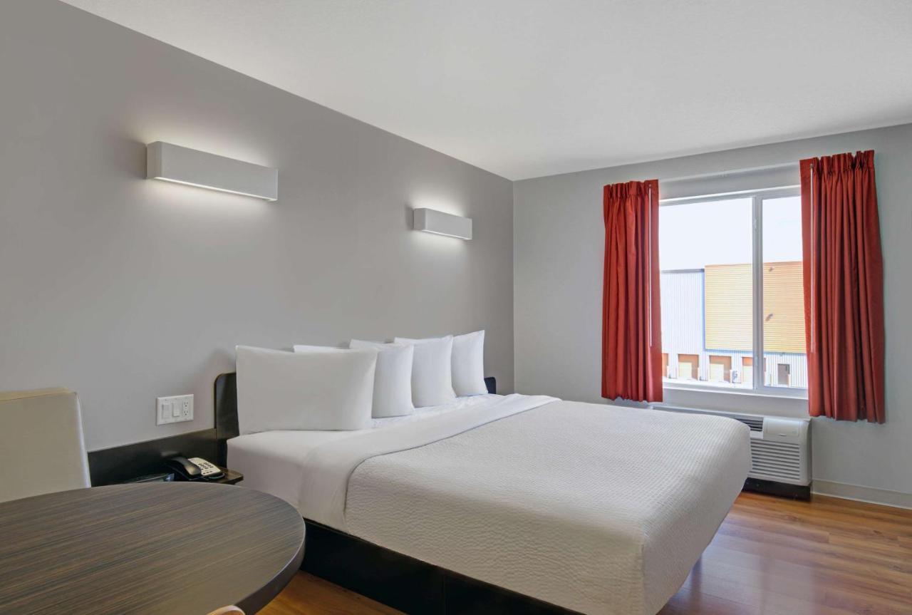 Motel 6 Airdrie Dış mekan fotoğraf