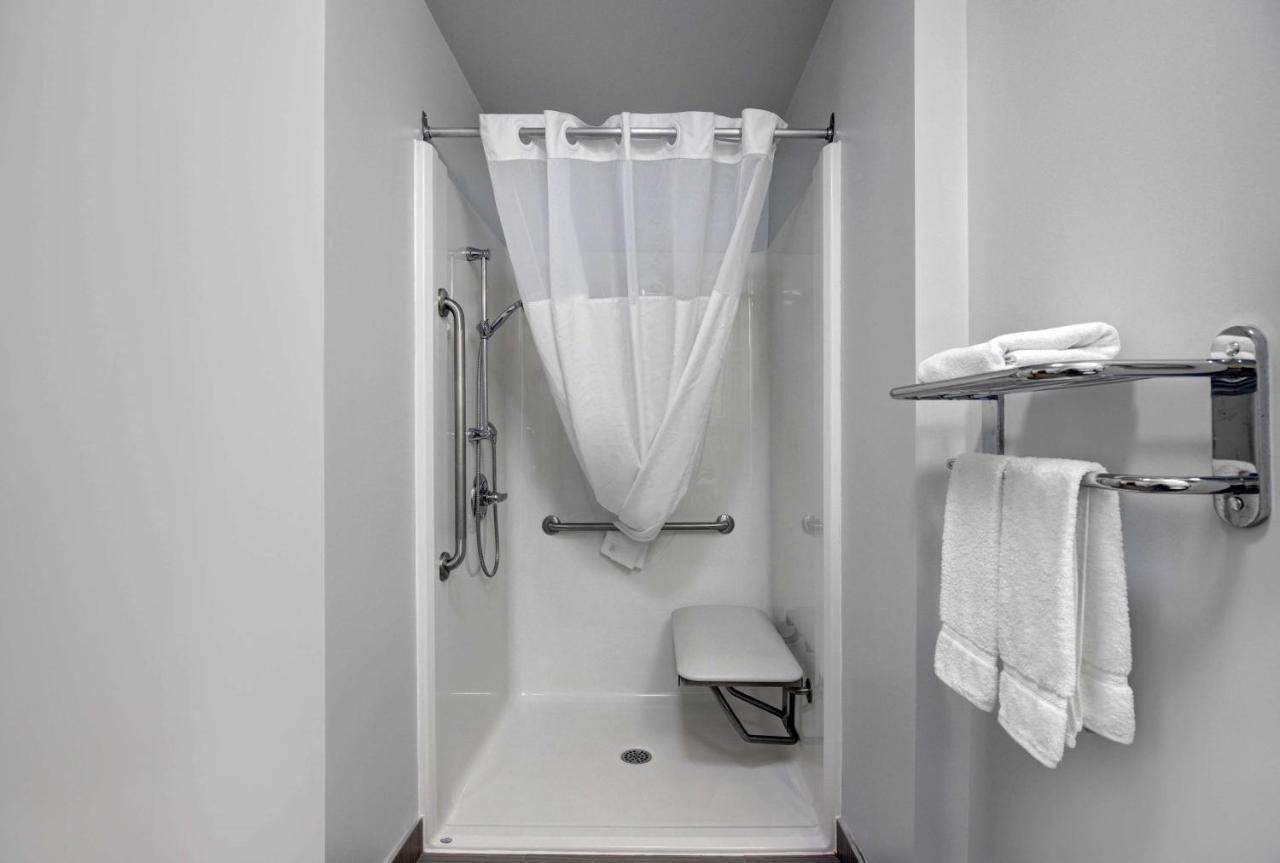 Motel 6 Airdrie Dış mekan fotoğraf