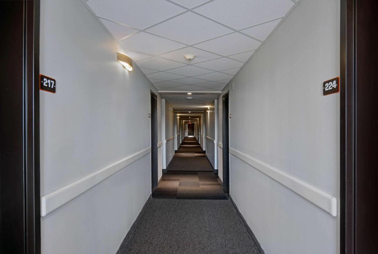 Motel 6 Airdrie Dış mekan fotoğraf
