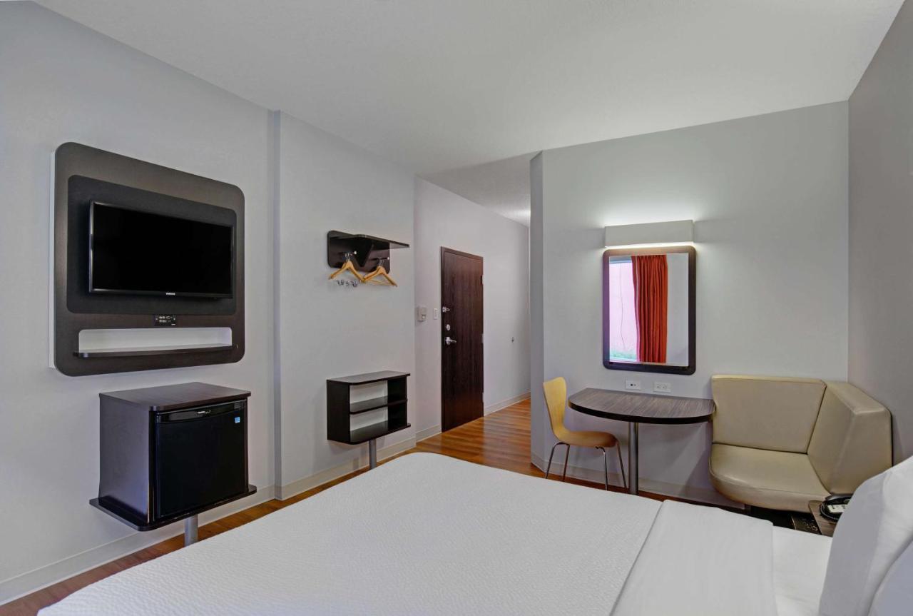 Motel 6 Airdrie Dış mekan fotoğraf