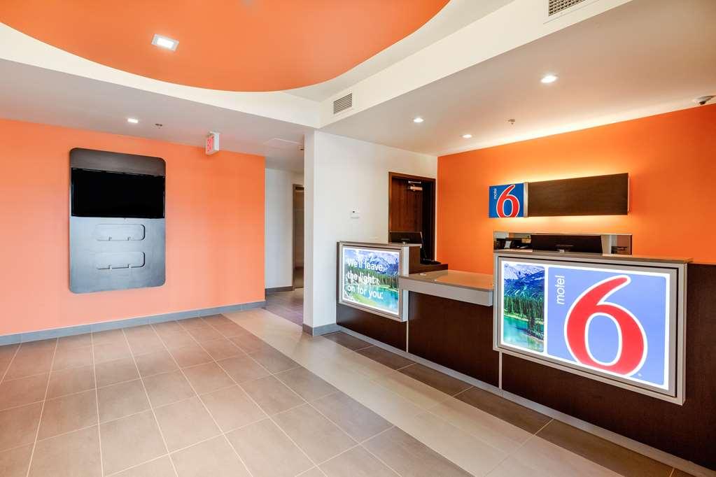 Motel 6 Airdrie İç mekan fotoğraf