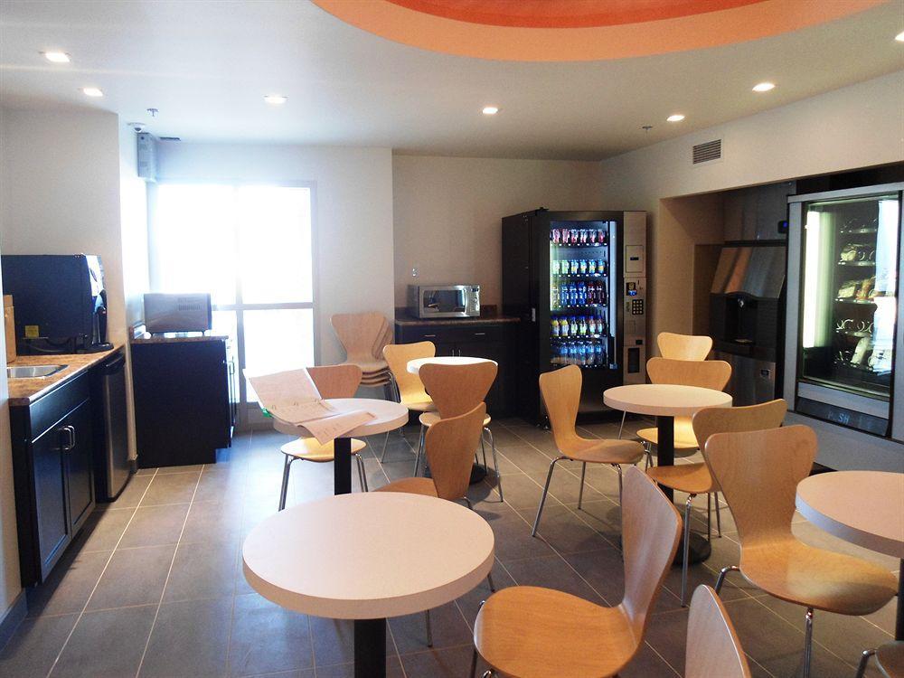 Motel 6 Airdrie Dış mekan fotoğraf