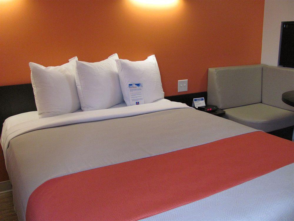 Motel 6 Airdrie Dış mekan fotoğraf