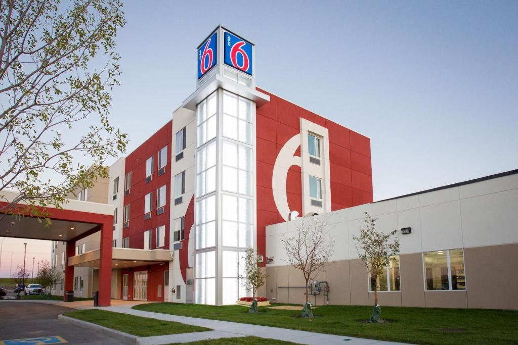 Motel 6 Airdrie Dış mekan fotoğraf